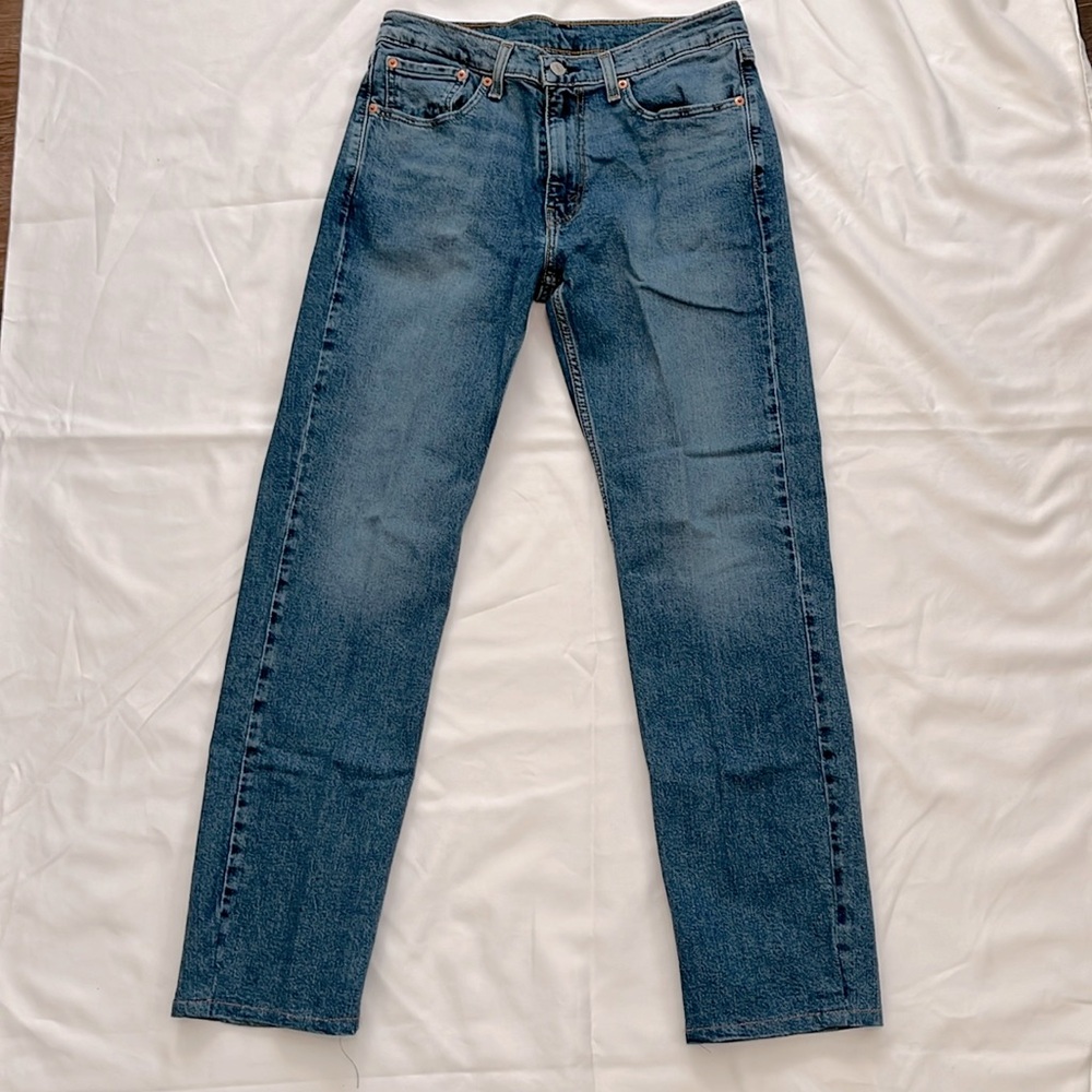 Men’s Levi’s 514. Size 32x32. Dark wash.